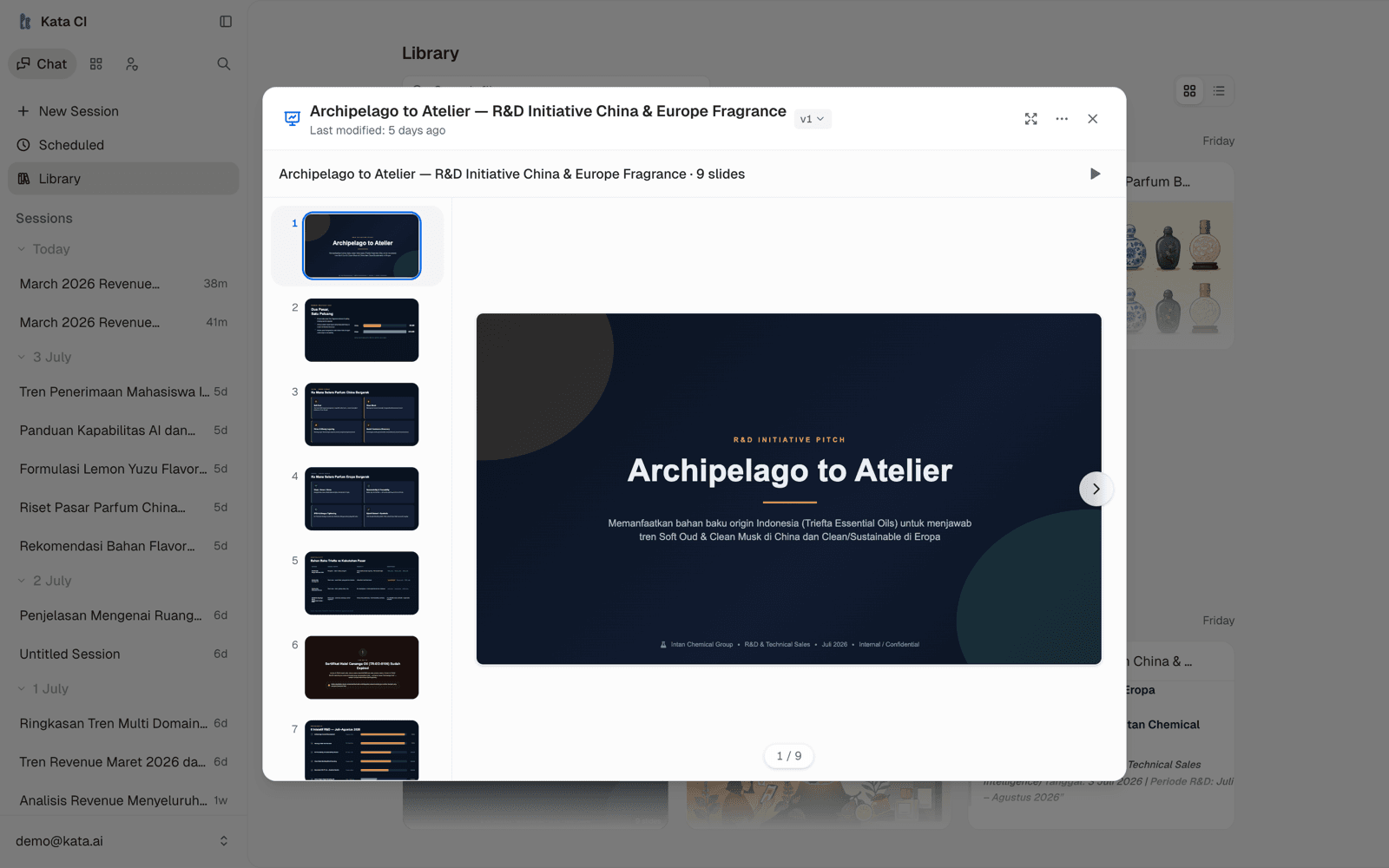 A nine-slide deck open in the preview: thumbnail rail, presenter mode, and versioning